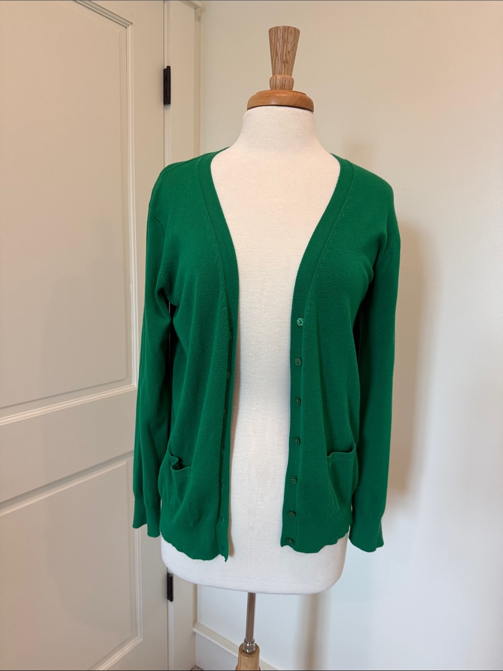 Isaac Mizrahi Emerald Green V-Neck Button Cardigan